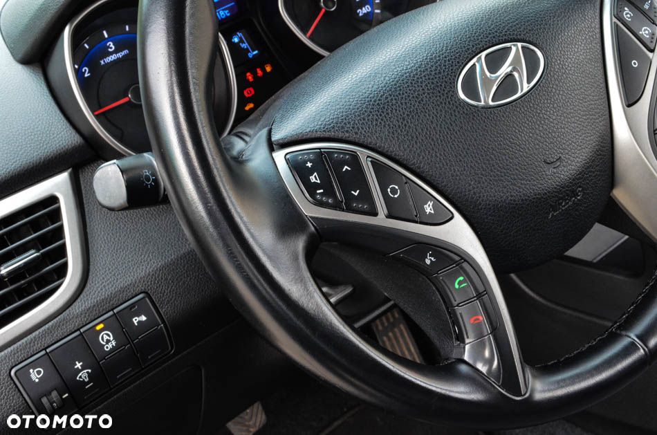 Hyundai i30 blue 1.6 CRDi Trend - 32