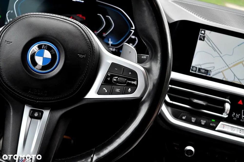 BMW Seria 3 330e Touring M Sport - 35