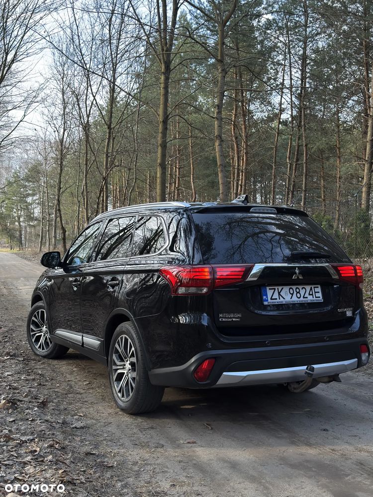 Mitsubishi Outlander 2.0 Intense + Navi 4WD CVT - 4
