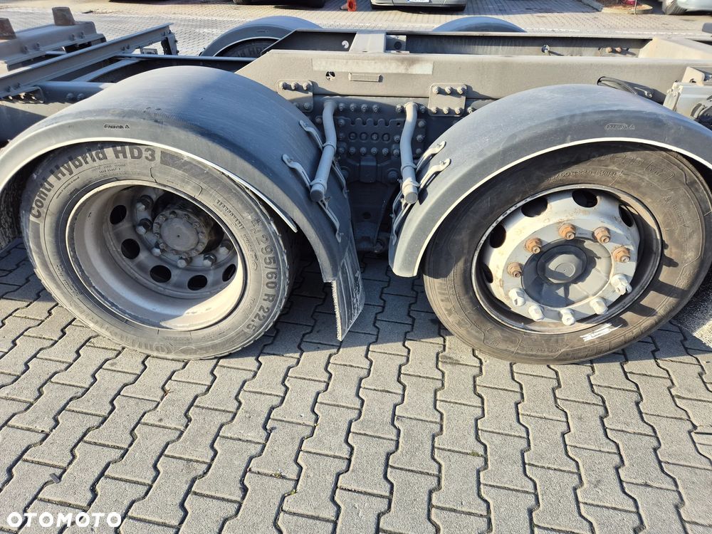 Volvo FH 460 BDF z windą + przyczepa - 20