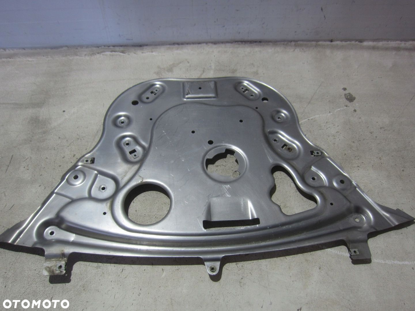 BMW 5 F10 F06 4X4 PŁYTA USZTYWNIAJĄCA OSŁONA POD SILNIK 6777727 31116777727 - 6
