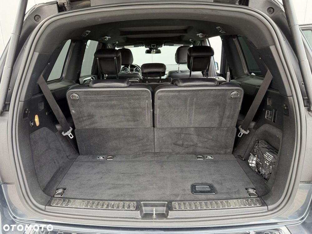 Mercedes-Benz GLS - 23