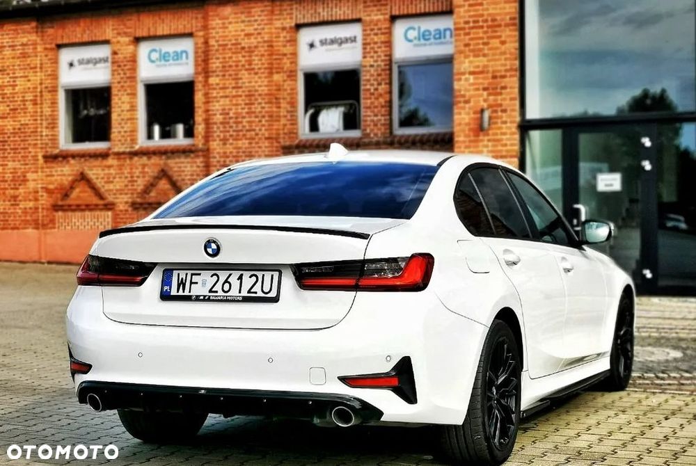 BMW Seria 3 318d Sport Line - 9