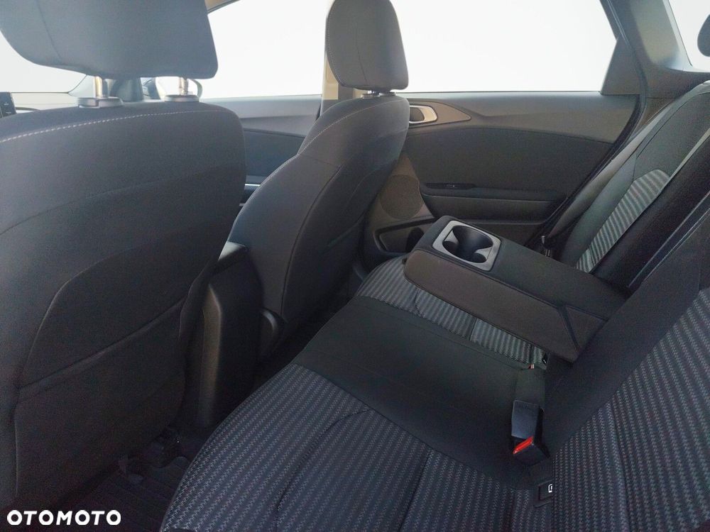 Kia Ceed - 12