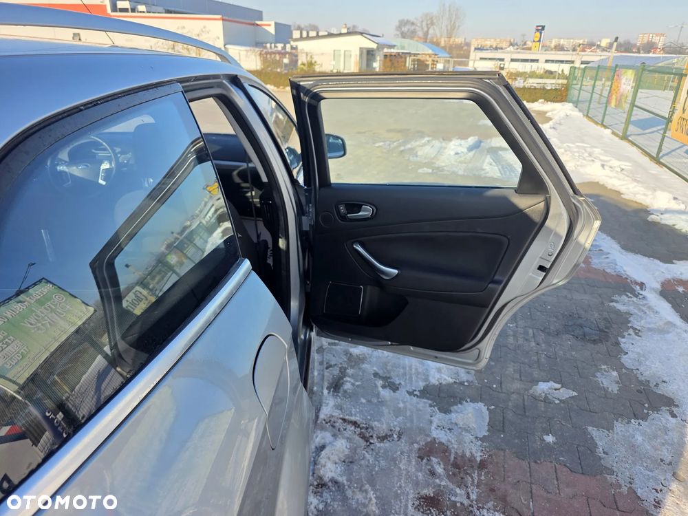 Ford Mondeo SW 2.0 Viva Titanium - 13