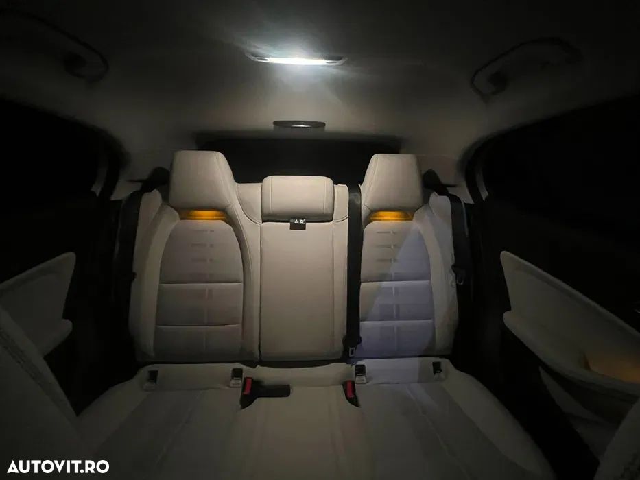 Mercedes-Benz GLA 220 d 4MATIC 7G-DCT - 5