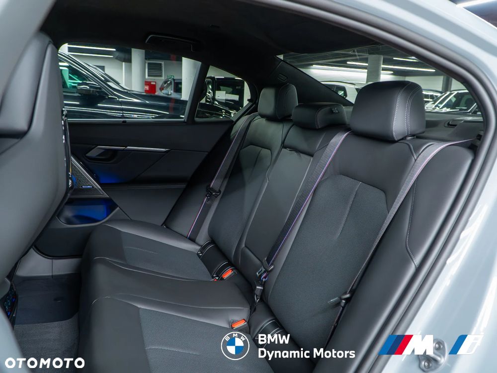 BMW M5 xDrive - 25