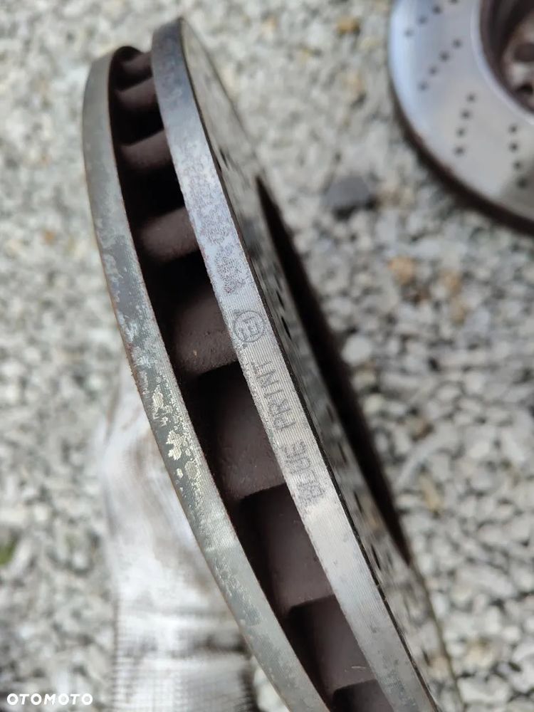 MERCEDES w212 W204 W207 TarczeHamulcowe Perforowane 322mm Przód Komplet z Klockami - 14
