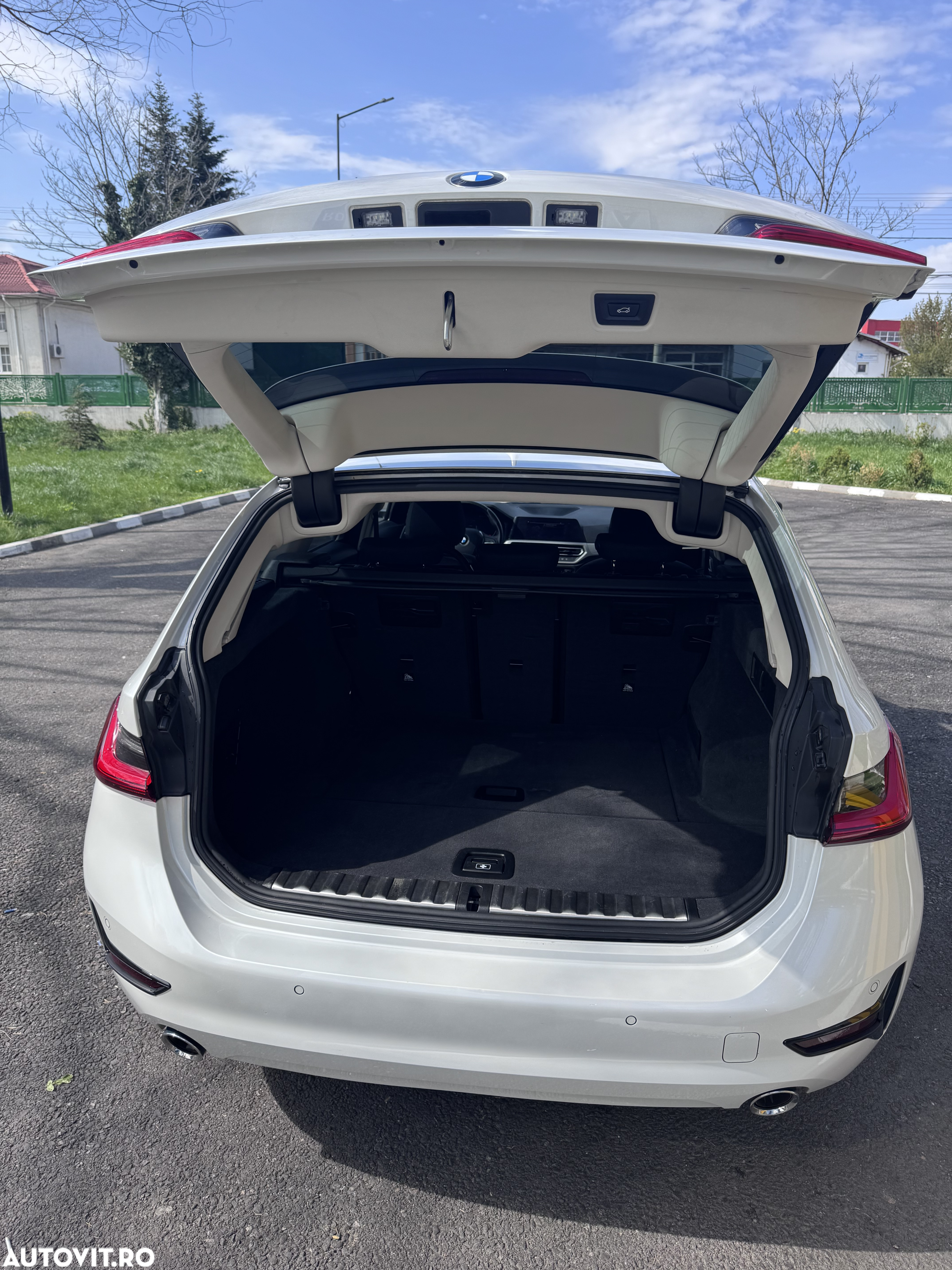 BMW Seria 3 318i Touring Aut. Sport Line - 16