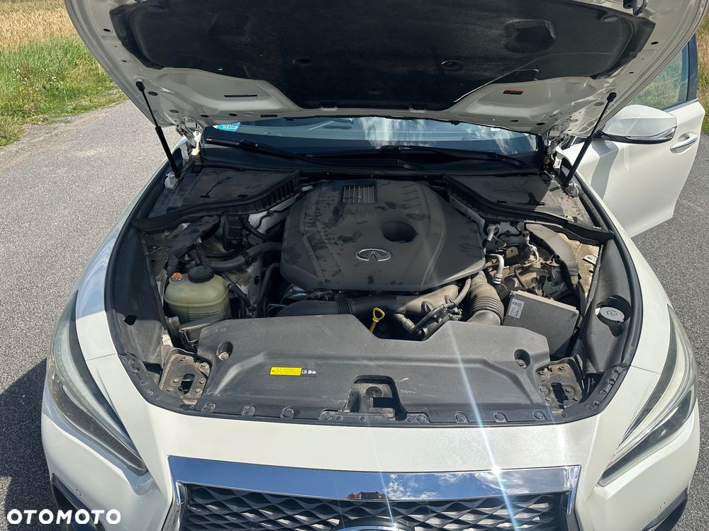 Infiniti Q50 2.0t Sport Sound Studio by Bose - 15