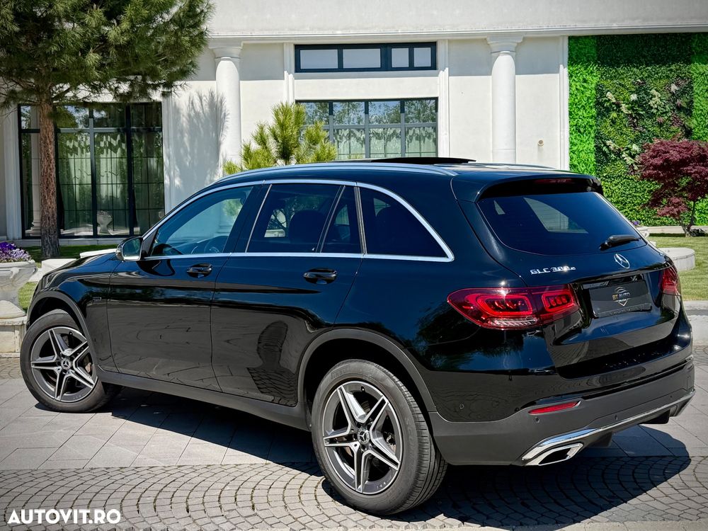 Mercedes-Benz GLC 300 e 4Matic 9G-TRONIC AMG Line Advanced - 6