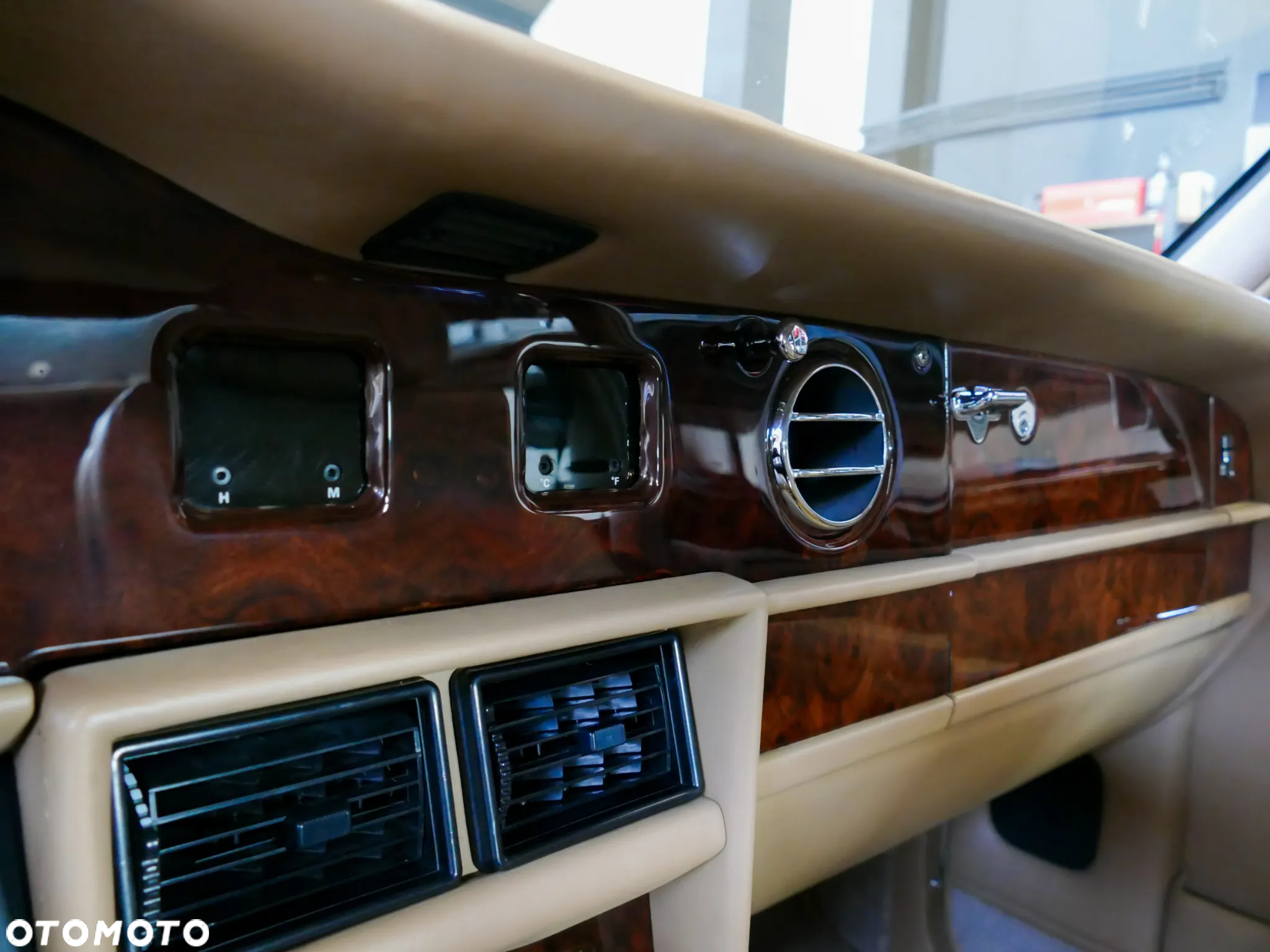 Rolls-Royce Silver Spur - 22