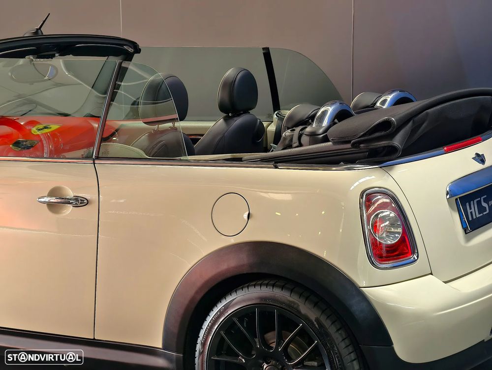 MINI Cabrio Cooper D - 14