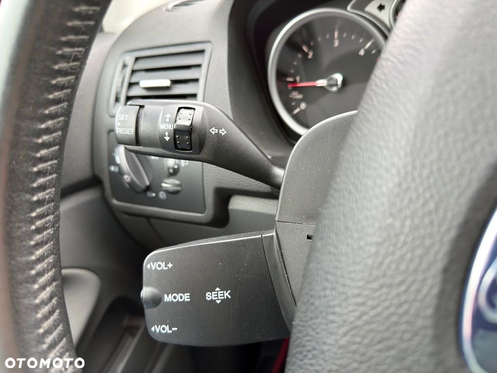 Ford Kuga 2.0 TDCi 2x4 Titanium - 29
