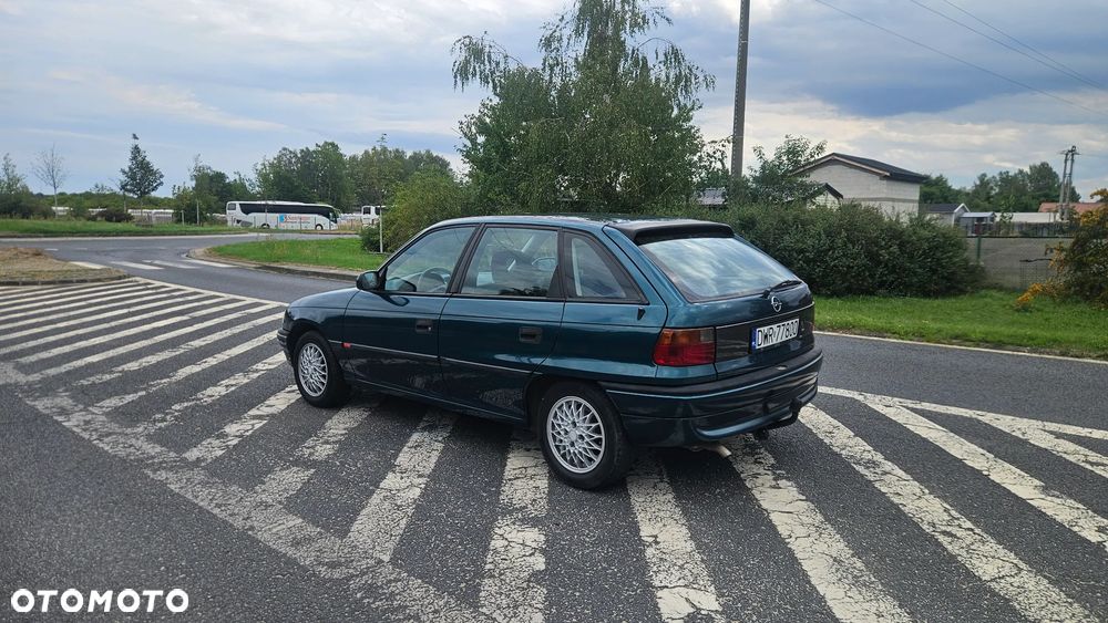Opel Astra 1.6 16V Dream - 22