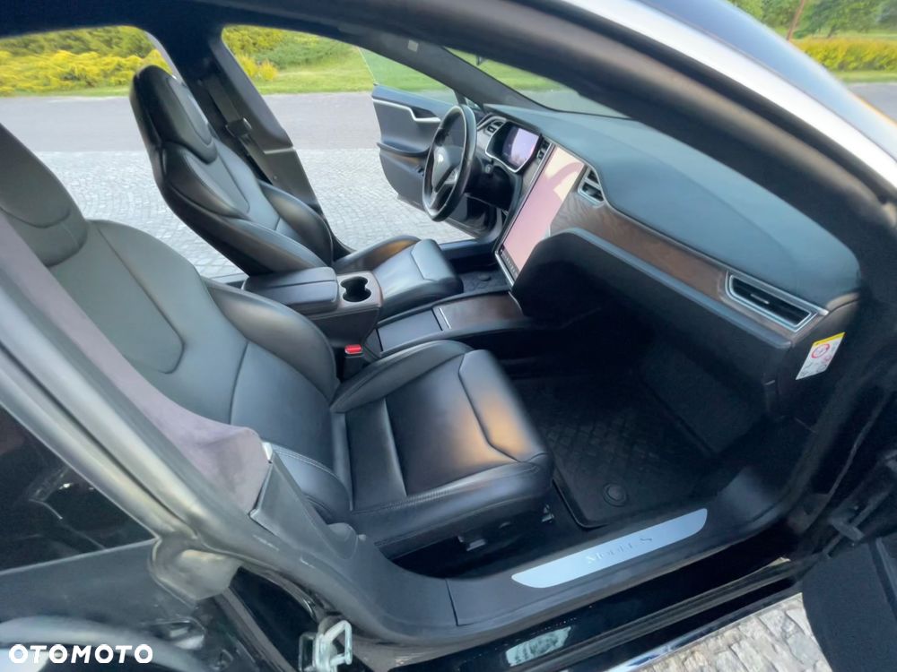 Tesla Model S - 19