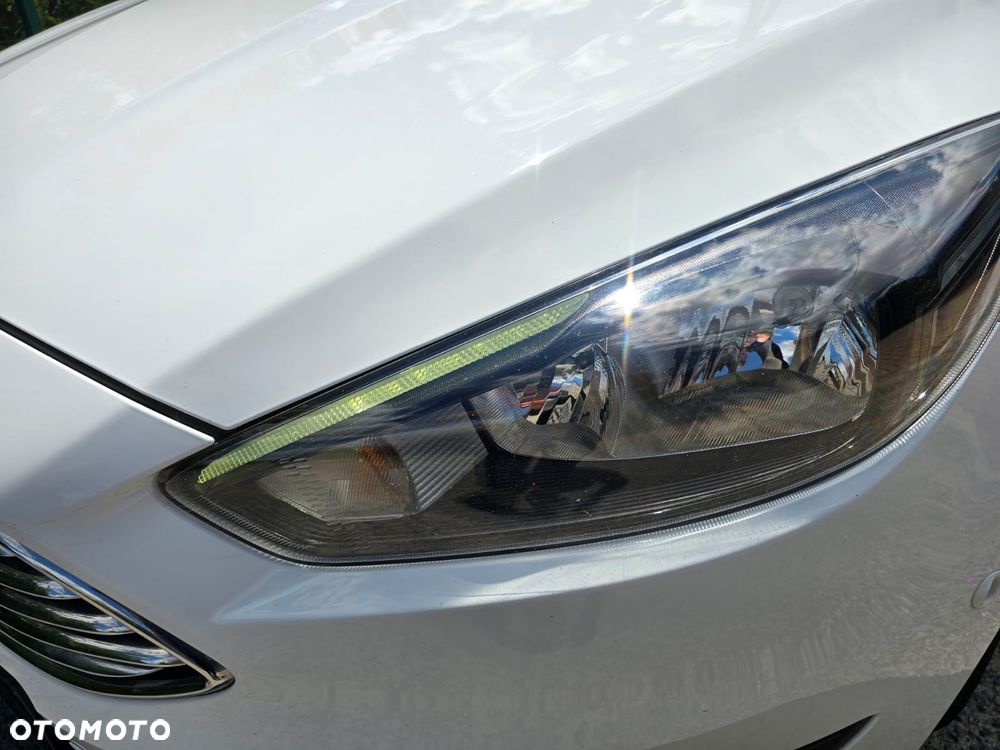Ford Focus 1.0 EcoBoost Titanium - 18