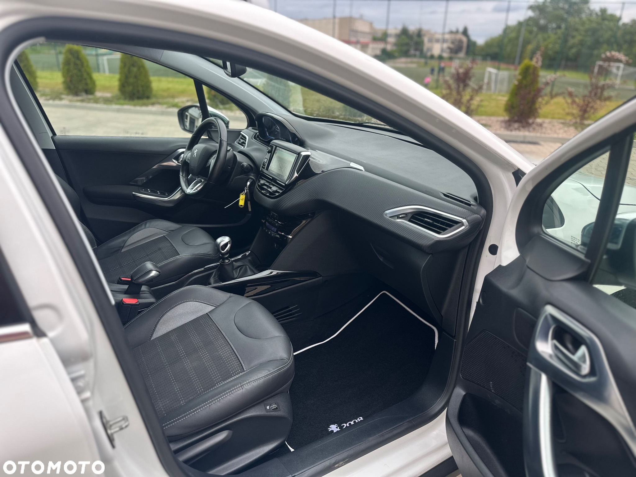 Peugeot 2008 BlueHDi FAP 120 STOP & START Allure - 4