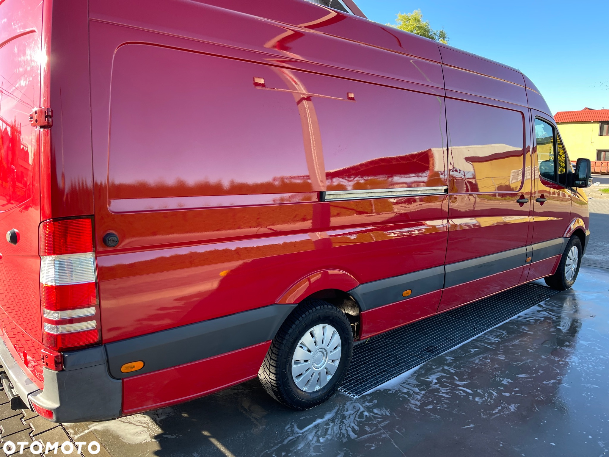 Mercedes-Benz Sprinter - 11