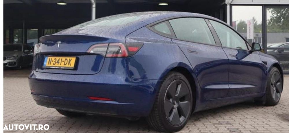 Tesla Model 3 - 2
