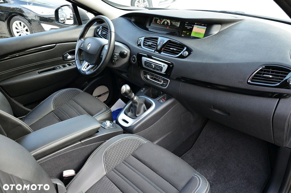 Renault Grand Scenic - 36
