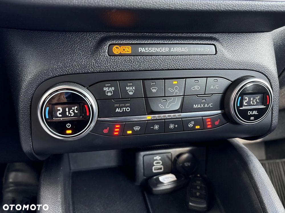 Ford Kuga - 24