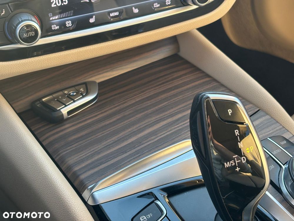 BMW Seria 5 540d xDrive M Sport sport - 28