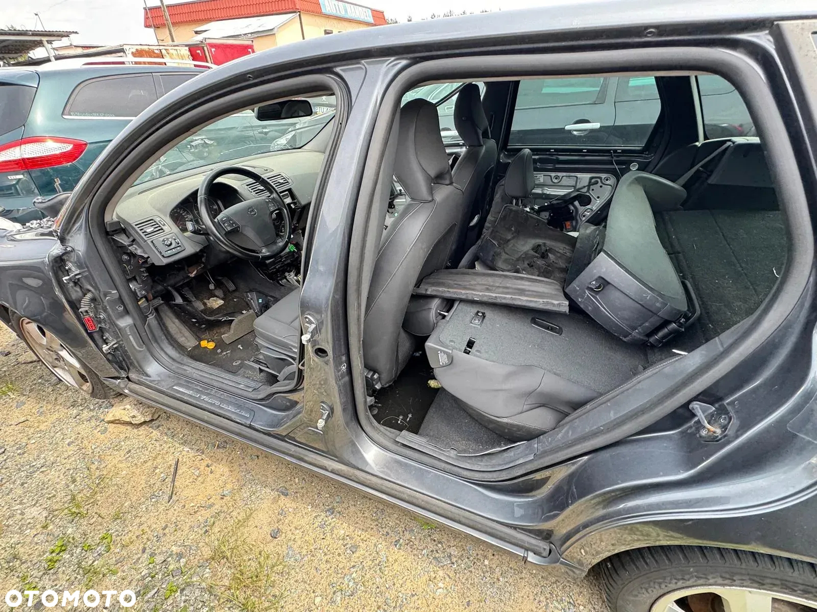 VOLVO V50 2012 r poj. 2.0 Diesel 150 KM -  na części - 4