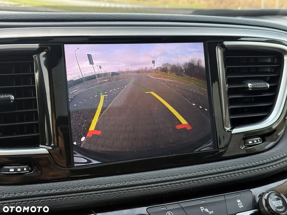 Chrysler Pacifica - 27