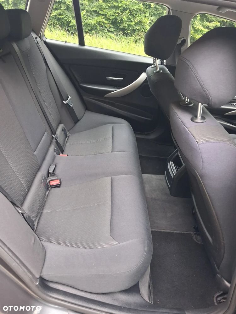 BMW Seria 3 318d DPF - 13