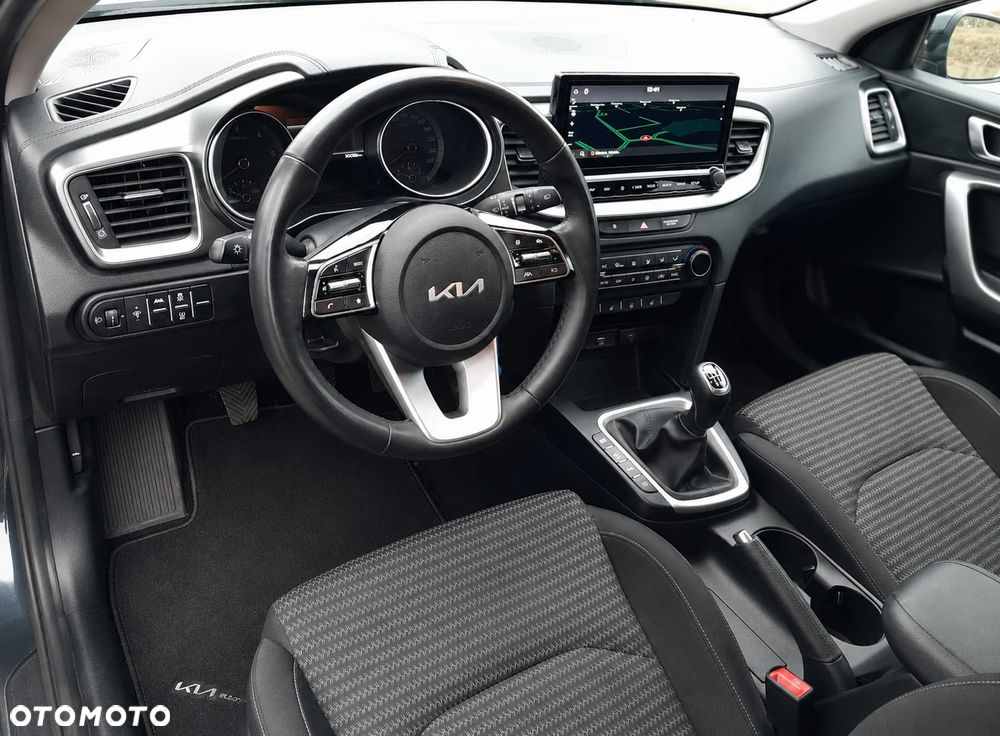 Kia Ceed 1.6 CRDi (48V Mild-Hybrid) Vision - 11