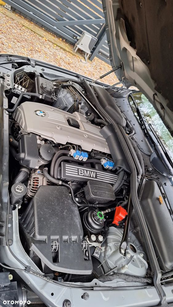 BMW Seria 5 523i - 33
