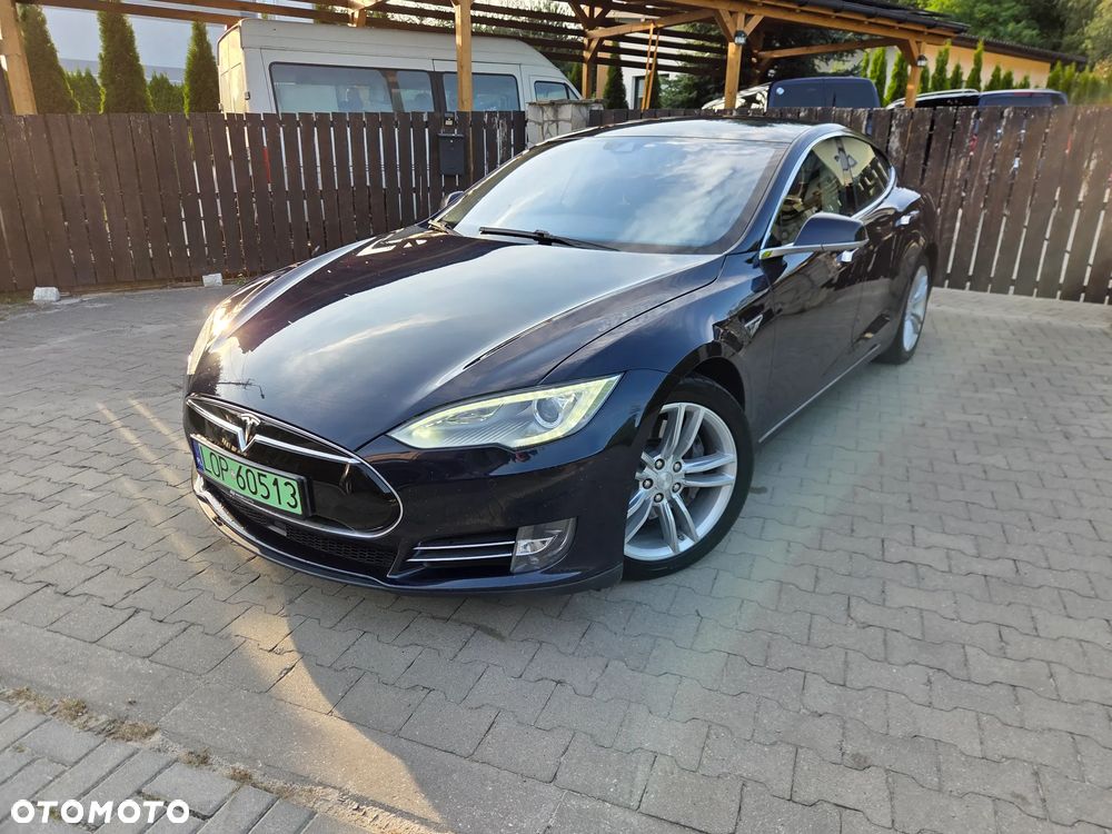 Tesla Model S 85 D - 3