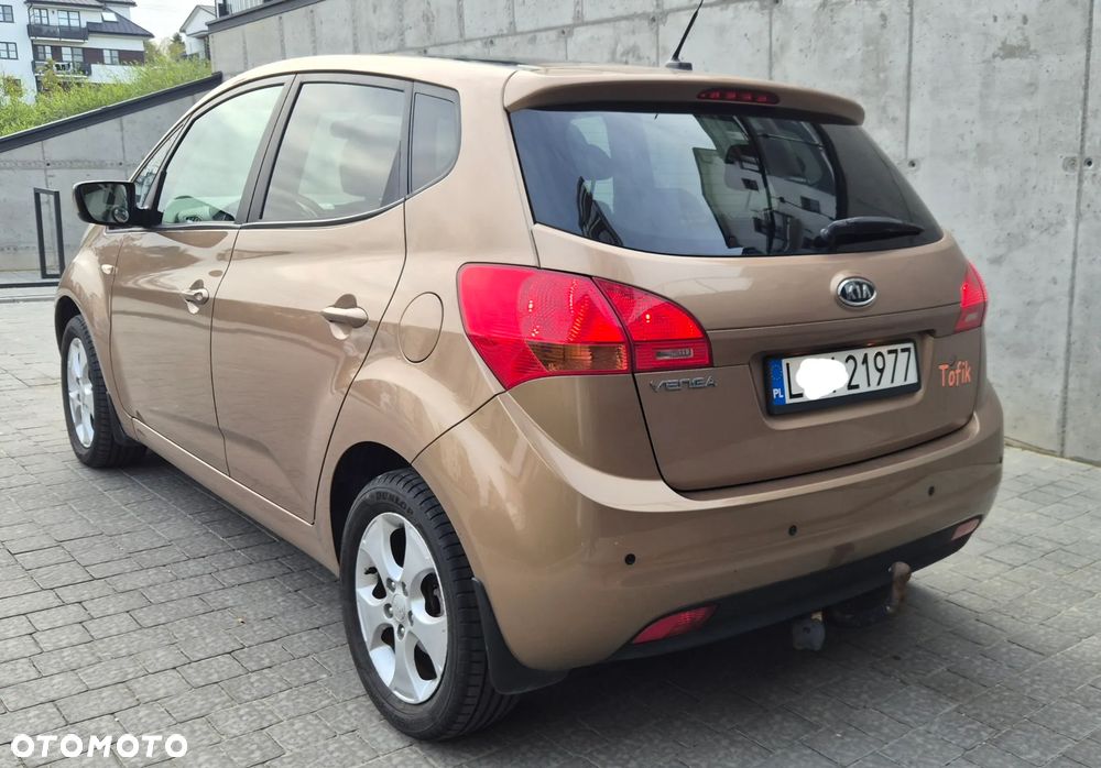 Kia Venga - 6