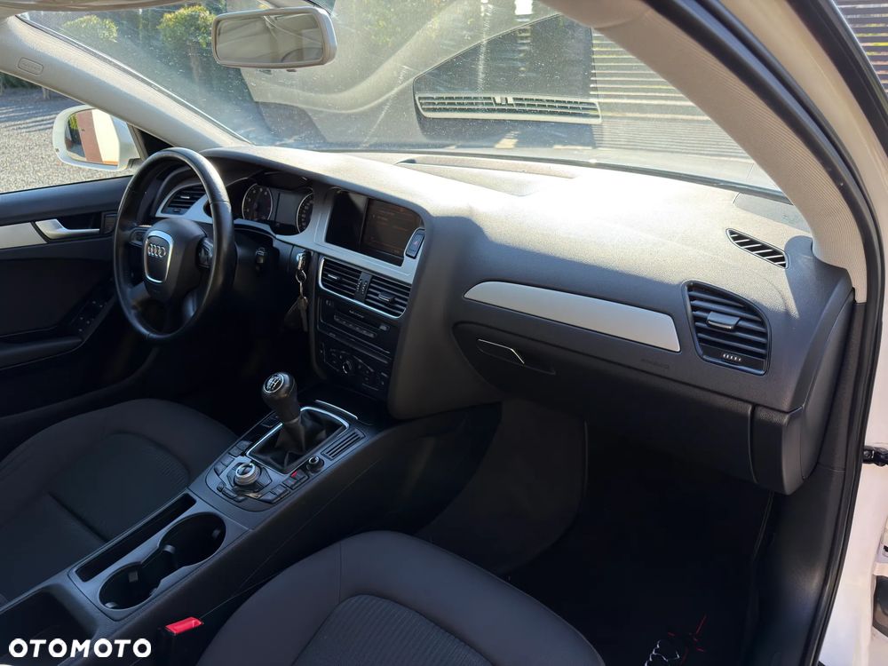 Audi A4 Limousine - 38