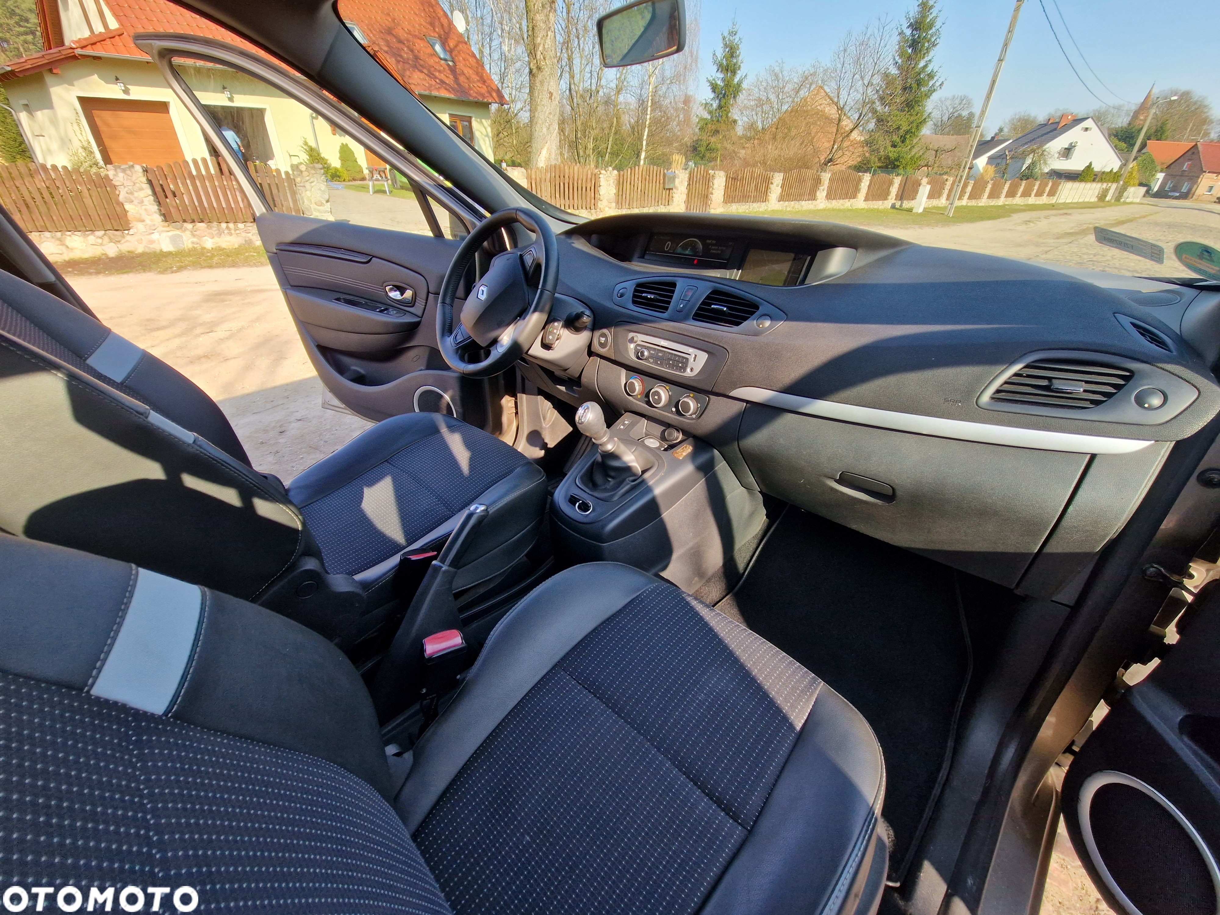 Renault Scenic - 11