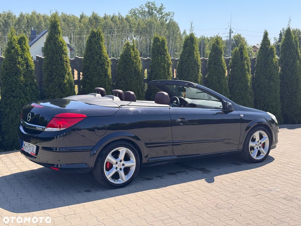 Opel Astra 1.6 Turbo Cosmo - 9