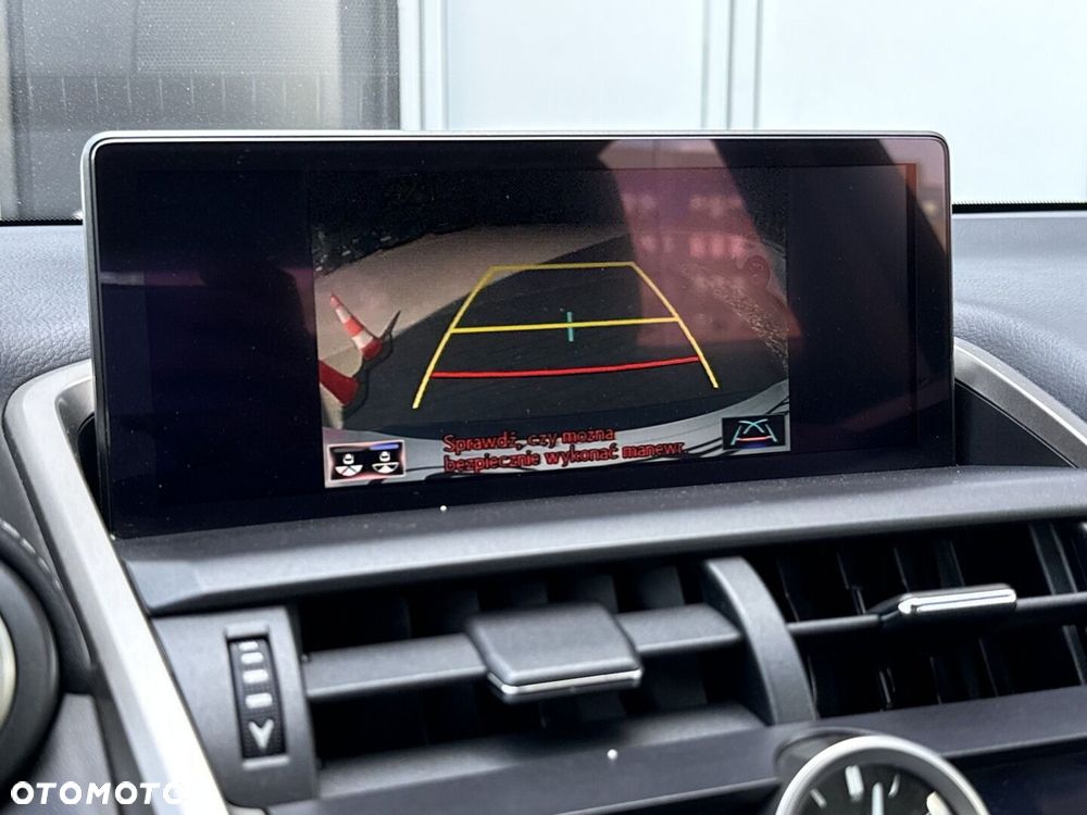 Lexus NX 300h Business Edition AWD - 20
