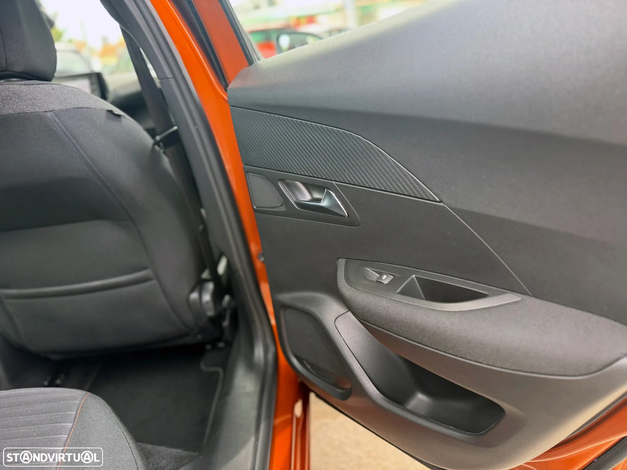 Peugeot 2008 1.2 PureTech Active Pack EAT8 - 22