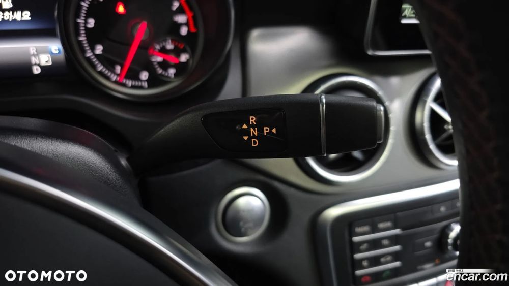 Mercedes-Benz CLA - 10