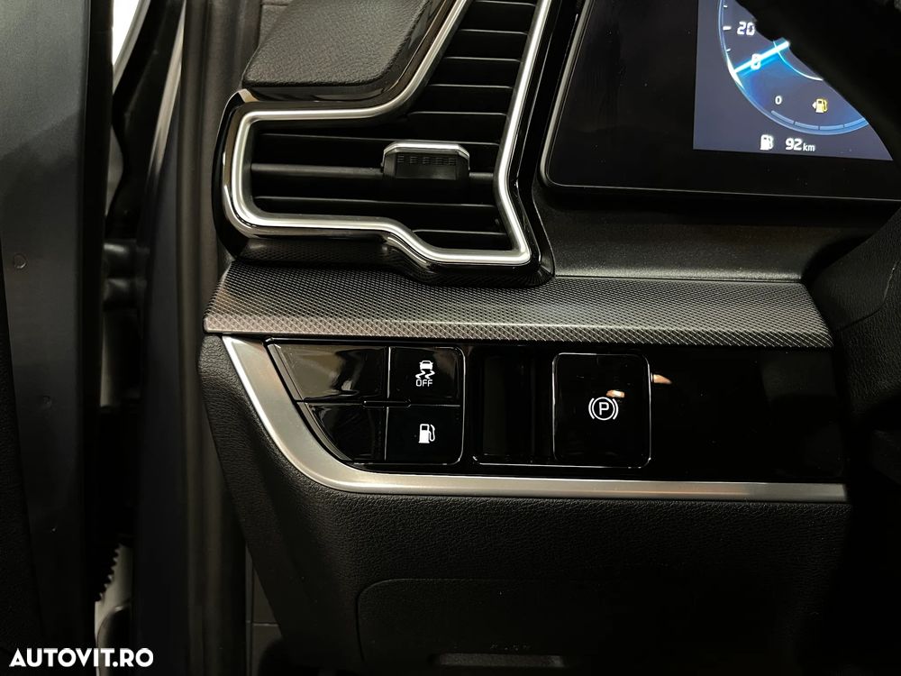 Kia Sportage 1.6 T-GDI PHEV 6AT 4x4 Business Line - 30