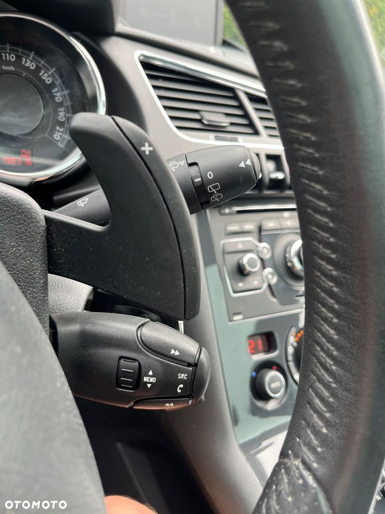 Peugeot 3008 2.0 HDi HYbrid4 - 28