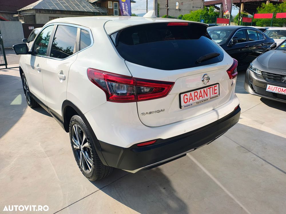 Nissan Qashqai 1.3 DIG-T N-CONNECTA - 17