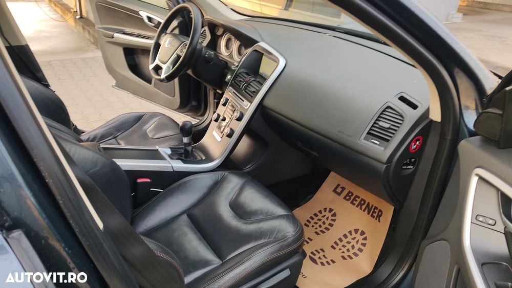 Volvo XC 60 D3 Kinetic - 11
