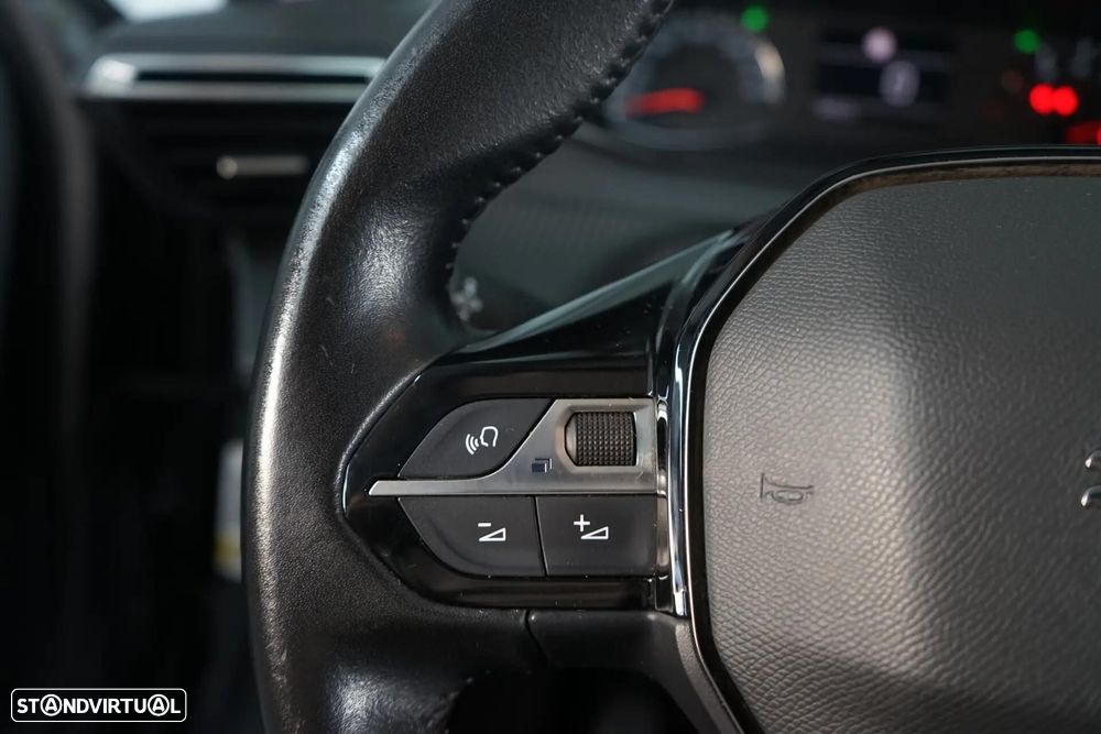 Peugeot 2008 1.2 PureTech Allure - 20