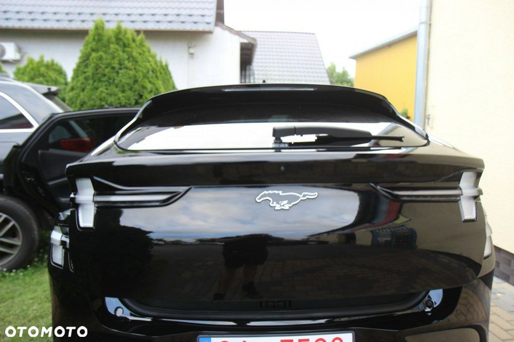 Ford Mustang Mach-E - 38