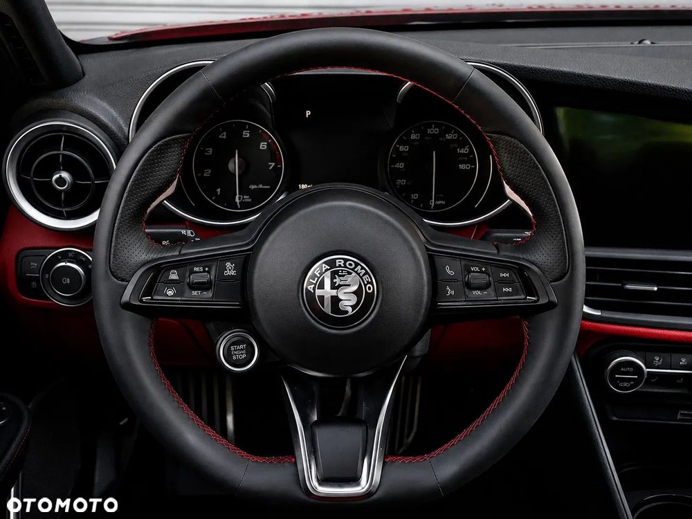 Alfa Romeo Giulia 2.0 Turbo 16V AT8 Veloce Ti - 13