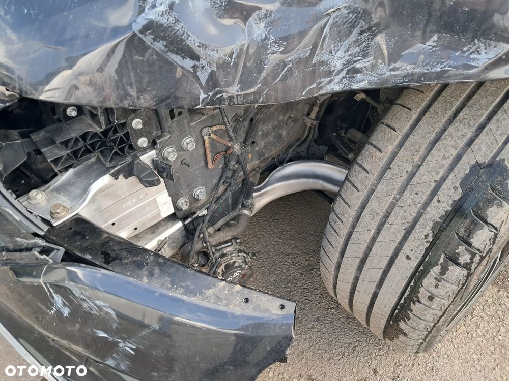 Mercedes-Benz EQE - 9