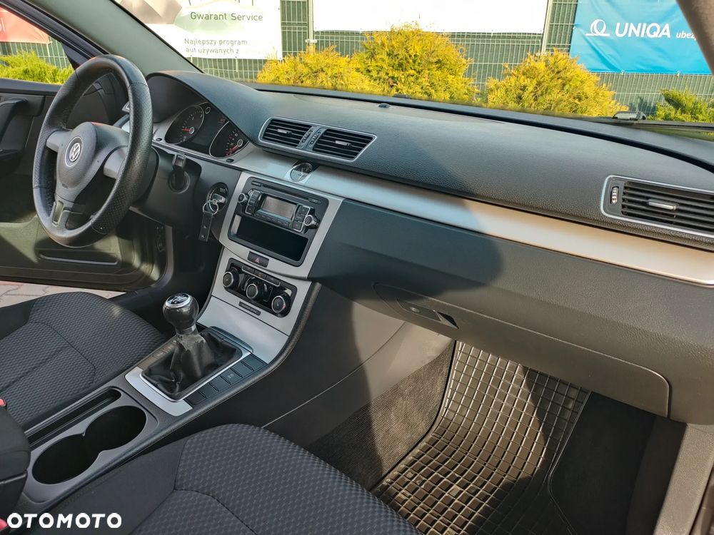 Volkswagen Passat 2.0 Blue TDI SCR Trendline - 24