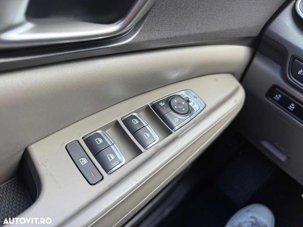 Kia Carnival - 14